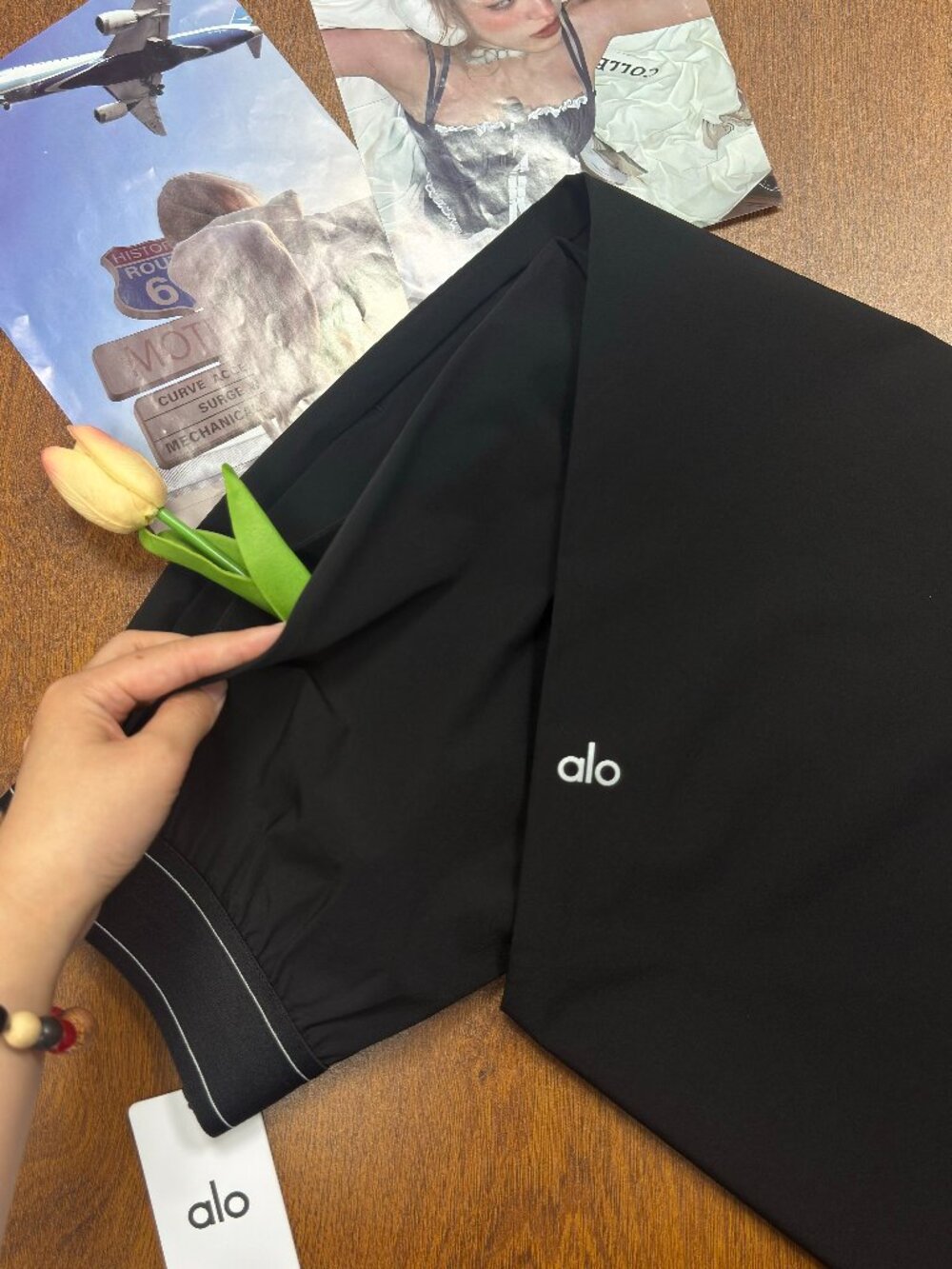 Brand New 🎼 ALO Yoga Lightweight & Versatile Black Pants👩🚀Minimalist Style - Picture 7 of 7